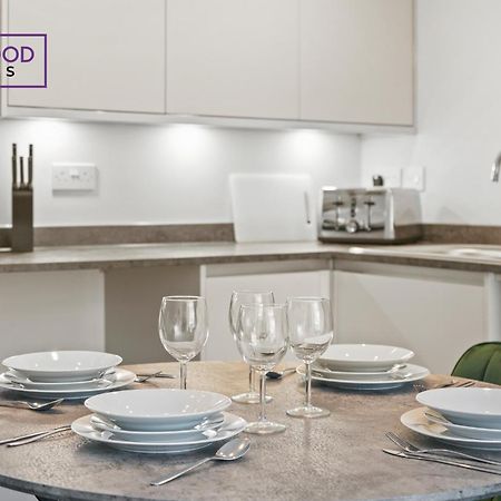 Quality 1 Bed 1 Bath Apartments For Contractors By Redwood Stays Farnborough  Luaran gambar